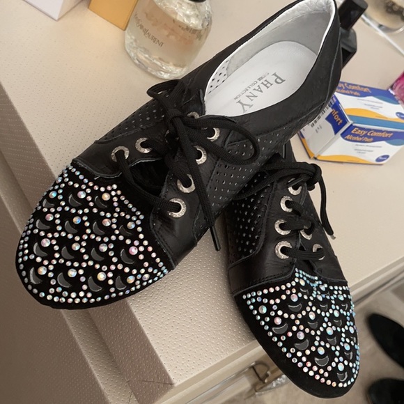 Shoes - Picture 2 of 2